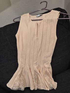 bebe Peach Lace Hem Sleeveless Knit Top